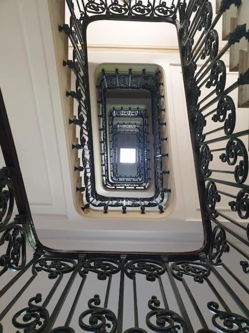 Grand T2 Calme Et Cosy Au « Pyrenees Palace » Bagnères-de-Luchon Zewnętrze zdjęcie