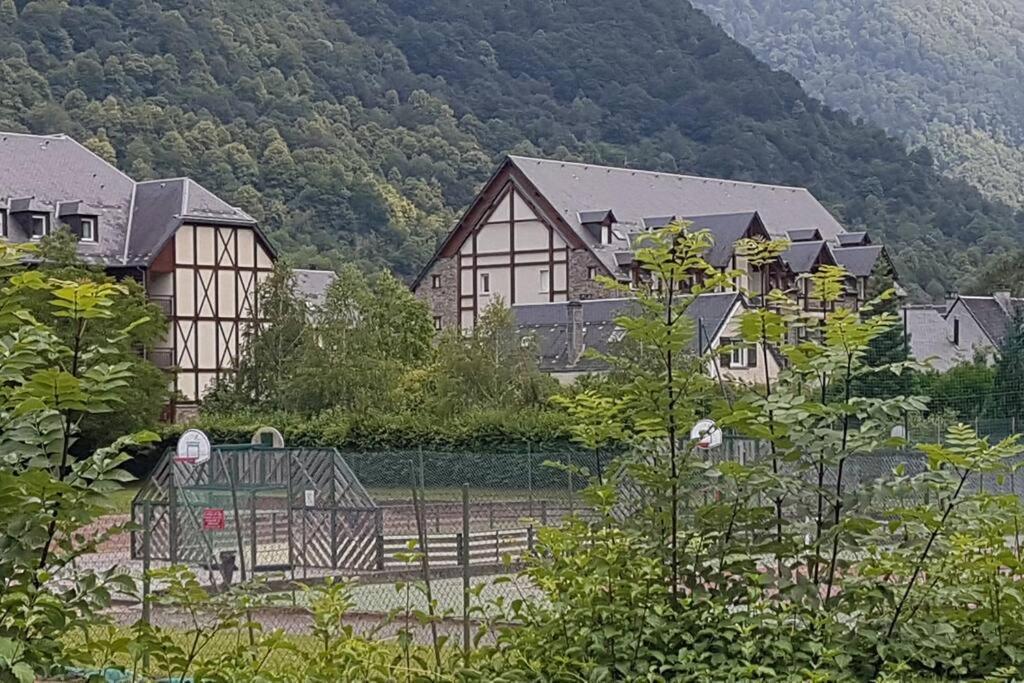 Grand T2 Calme Et Cosy Au « Pyrenees Palace » Bagnères-de-Luchon Zewnętrze zdjęcie